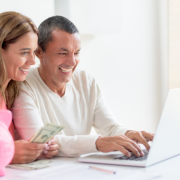 Cicero Viana Filho apresenta práticas de organização financeira para investir com segurança e retorno.