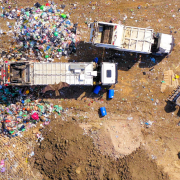 A gestão de resíduos sólidos urbanos entra em uma nova fase com inovação e valorização de materiais, resultado de soluções aplicadas pela Versa Engenharia Ambiental Ltda.