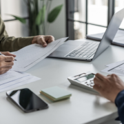 Diego Borges analisa como a administração de empresas conecta relações humanas, dinâmica de mercado e capacitação contínua para decisões mais estratégicas.