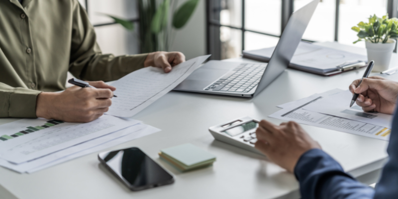 Diego Borges analisa como a administração de empresas conecta relações humanas, dinâmica de mercado e capacitação contínua para decisões mais estratégicas.