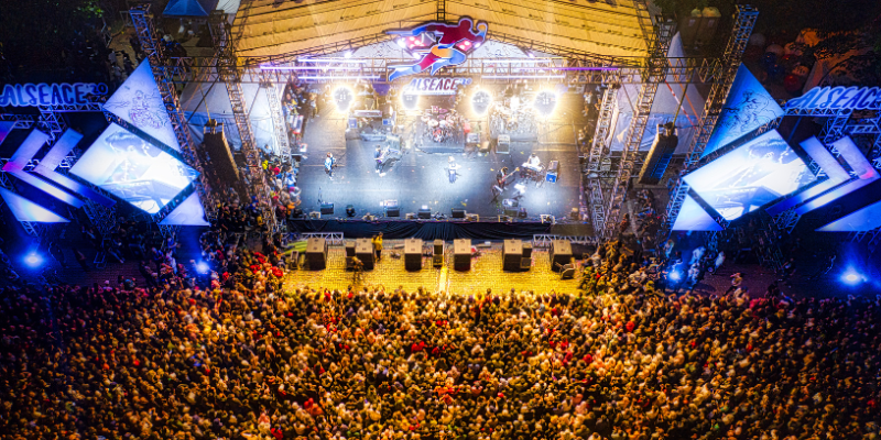 Gusttavo Lima reúne multidão histórica em Matinhos e transforma o litoral do Paraná em palco nacional