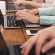 Empresa de tecnologia amplia operações no Paraná e projeta geração de 16 mil empregos