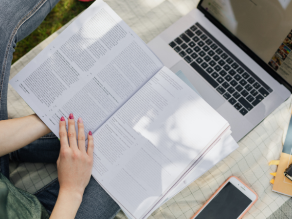 Educação tecnológica e liderança inovadora: Como preparar estudantes para um mundo em transformação aborda competências essenciais para o século XXI. Conteúdo de Gustavo Adolfo Morceli Rodrigues.