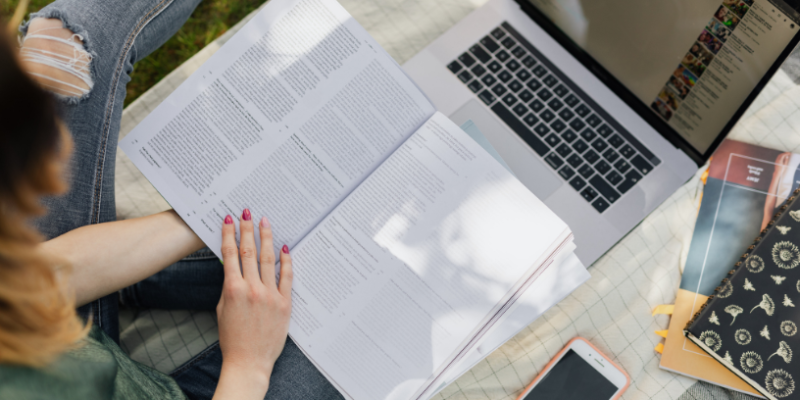 Educação tecnológica e liderança inovadora: Como preparar estudantes para um mundo em transformação aborda competências essenciais para o século XXI. Conteúdo de Gustavo Adolfo Morceli Rodrigues.