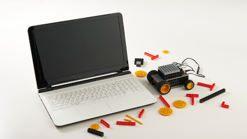 Com foco em resultados concretos, Sérgio Bento De Araújo mostra como a robótica educacional pode levar tecnologia para a escola com método, intencionalidade e aprendizagem significativa.